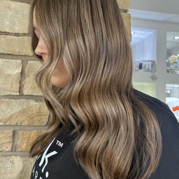 Dimensional colour and loose waves from Neve’s portfolio